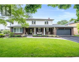 7 CARL CRESCENT, Hamilton, Ontario