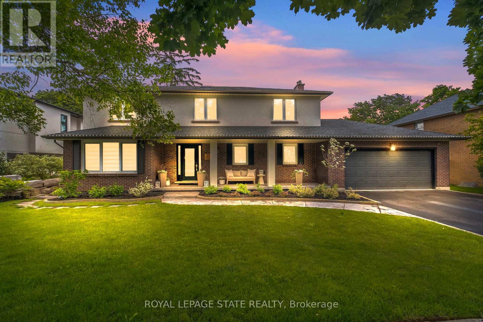 7 Carl Crescent, Hamilton (Waterdown), Ontario  L0R 2H4 - Photo 3 - X12773774