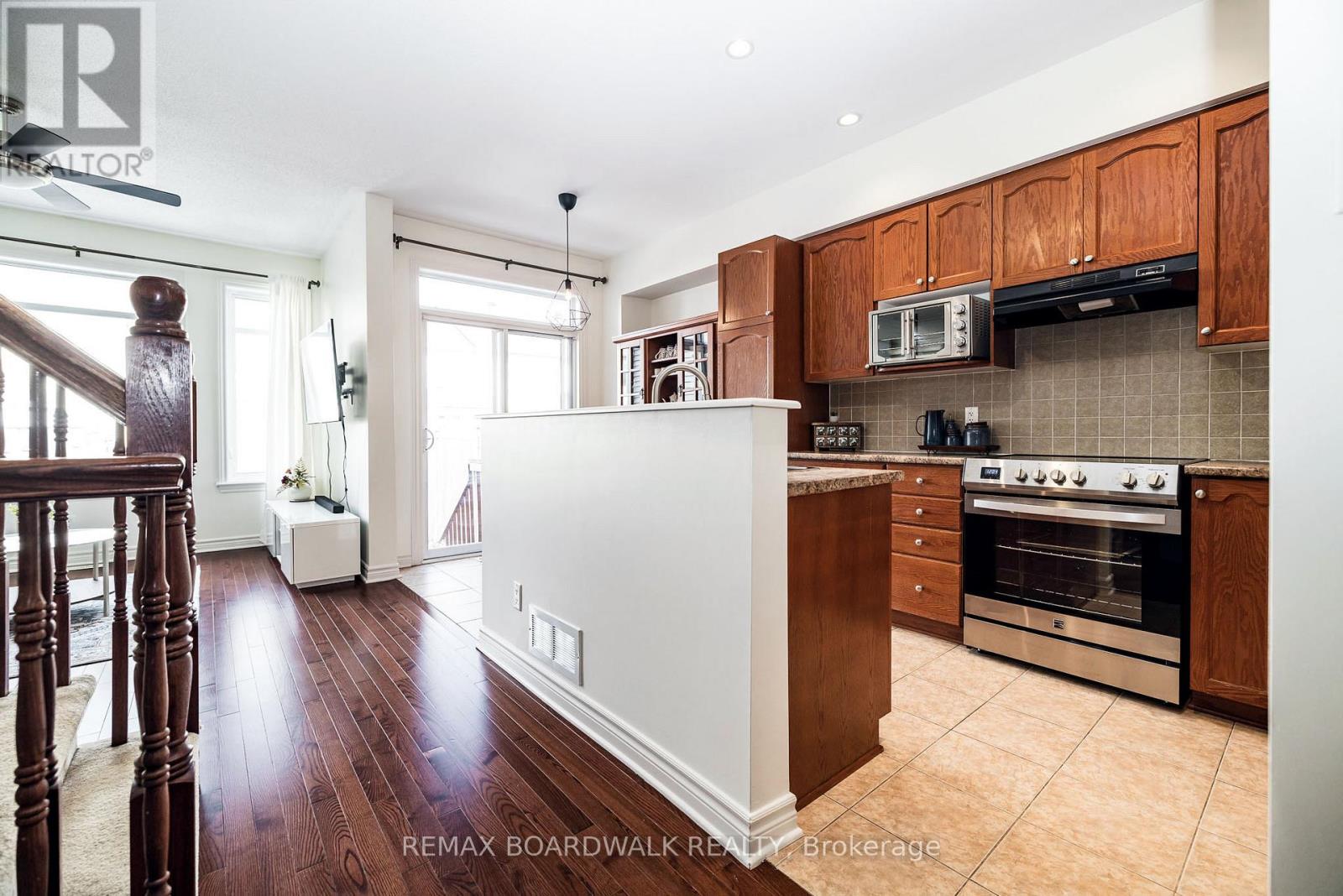 29 Madelon Drive, Ottawa, Ontario  K2J 5C7 - Photo 10 - X12870718