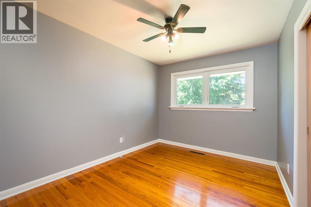 18 Tweedsmuir Avenue, Sarnia, Ontario  N7S 2R8 - Photo 7 - 26005226