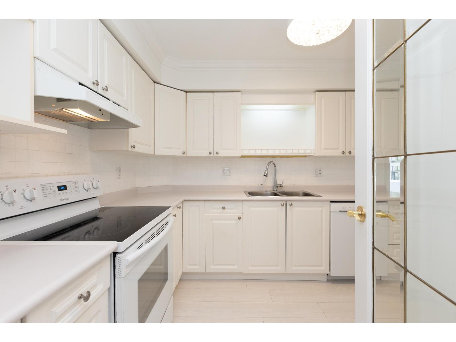 103 15558 16a Avenue, Surrey, British Columbia  V4A 1T3 - Photo 11 - R3098626