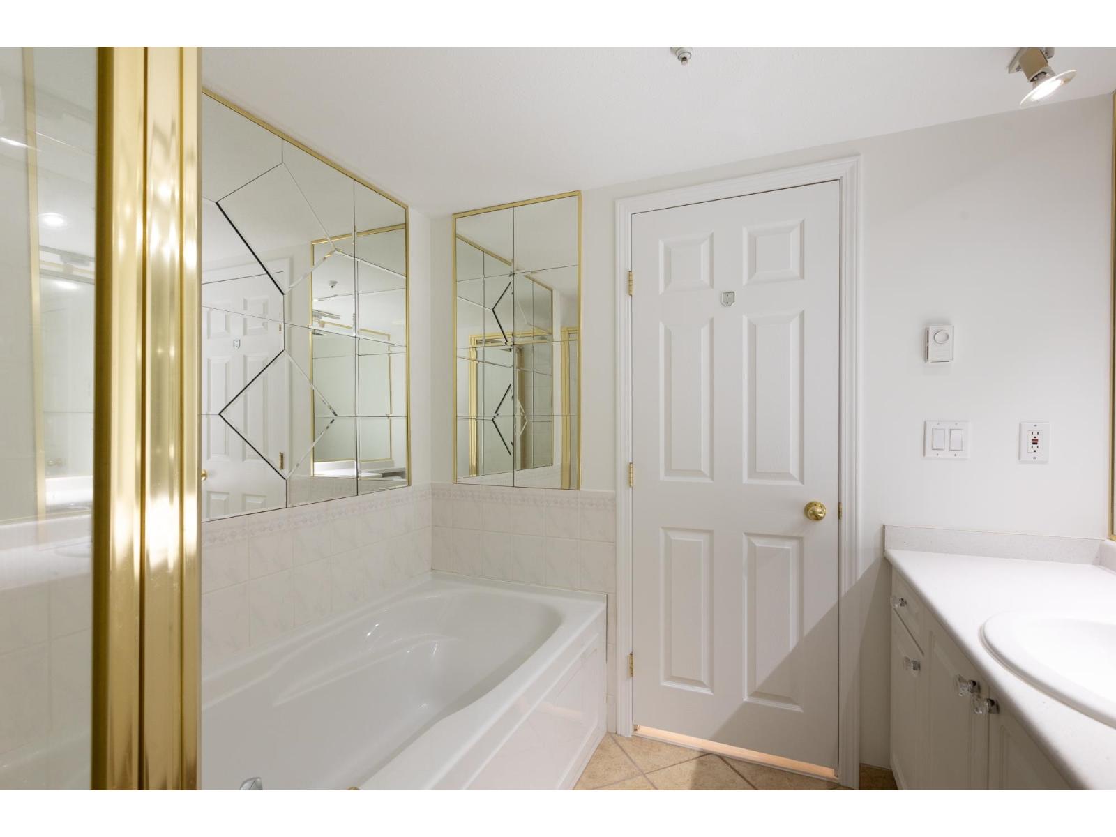 103 15558 16a Avenue, Surrey, British Columbia  V4A 1T3 - Photo 25 - R3098626