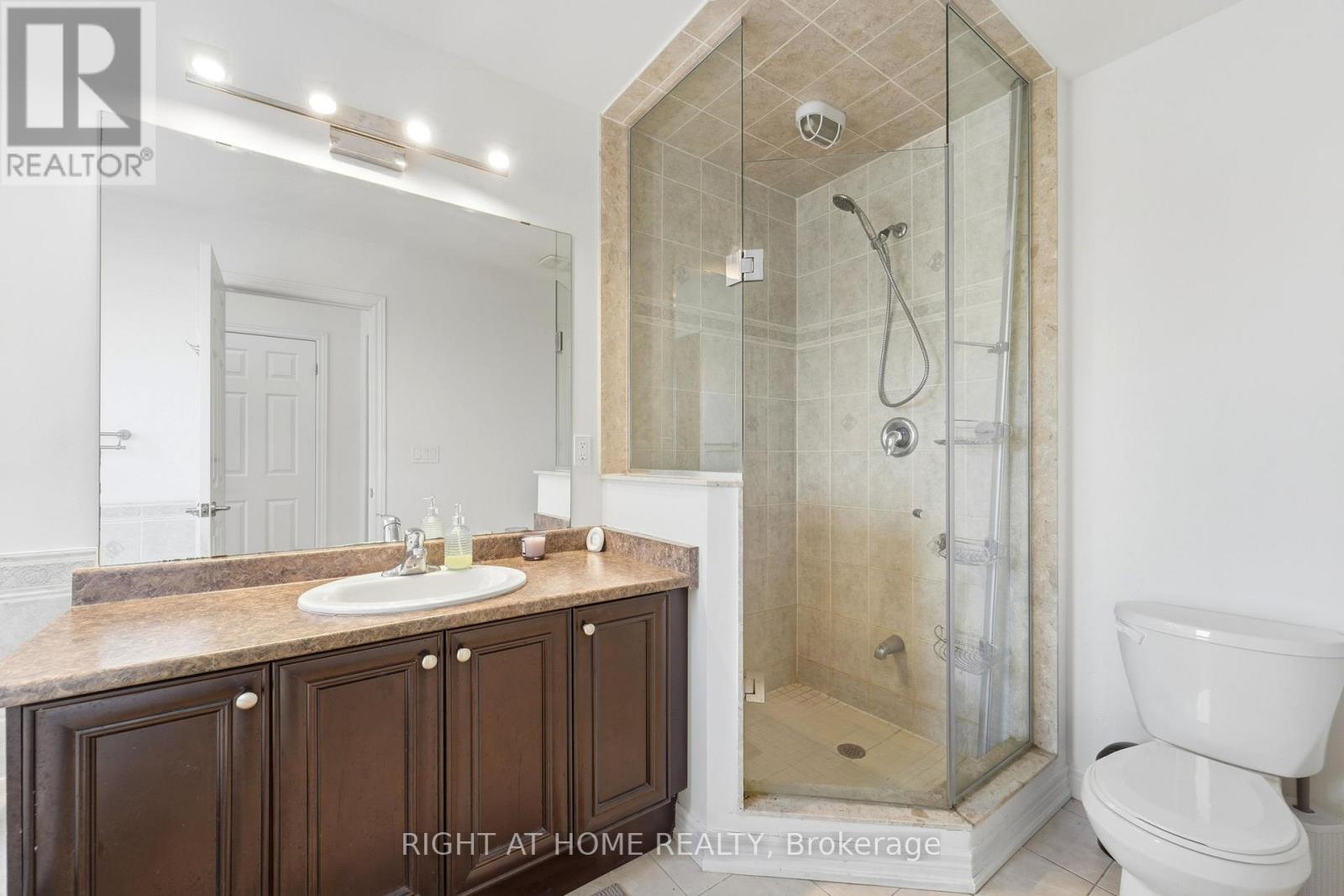 156 Mcdonald Crescent, Clarington (Newcastle), Ontario  L1B 1G9 - Photo 24 - E12873442