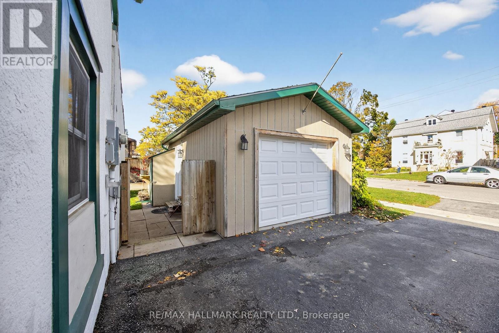 84 Wellington Street E, Barrie (Wellington), Ontario  L4M 3K9 - Photo 22 - S12731924