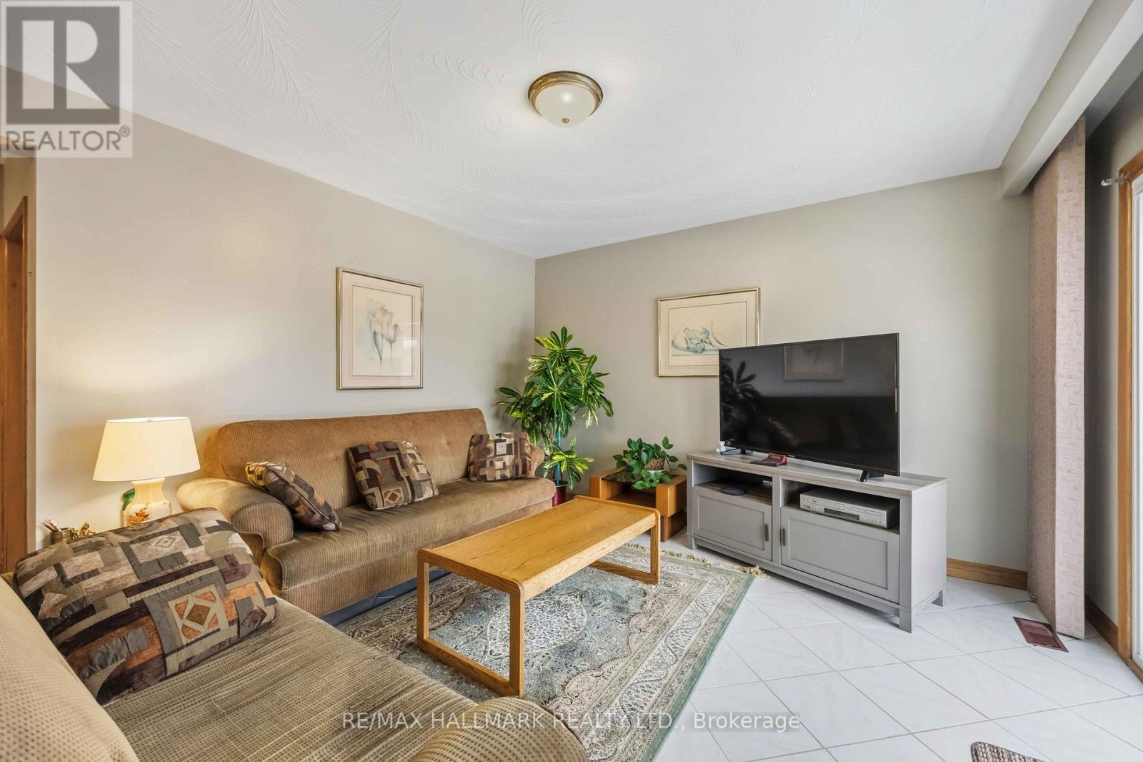 47 Paulvale Crescent, Toronto (York University Heights), Ontario  M3J 1K4 - Photo 13 - W12815240