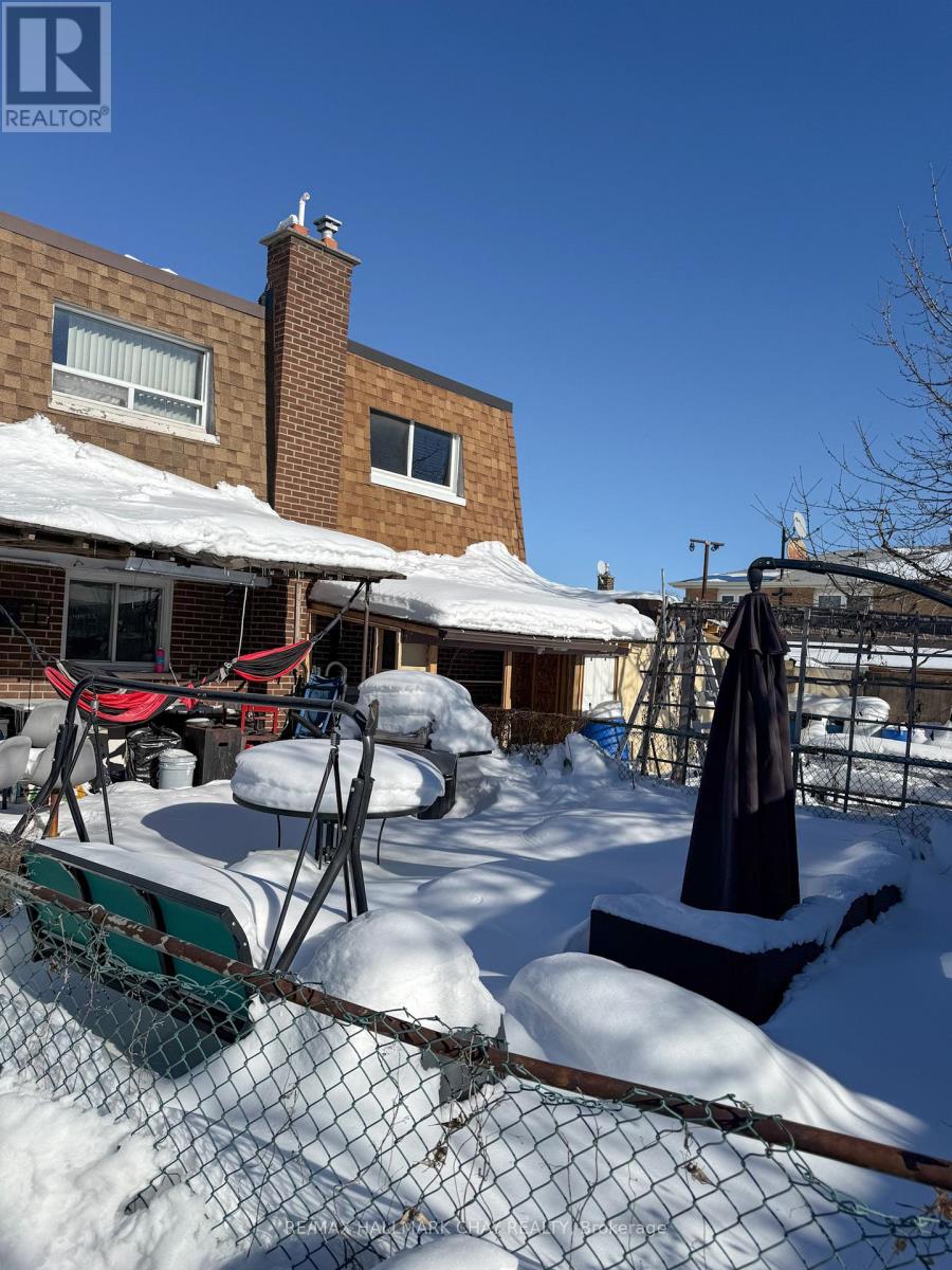 128 Blossom Crescent, Toronto (Glenfield-Jane Heights), Ontario  M3N 2B2 - Photo 7 - W12725834