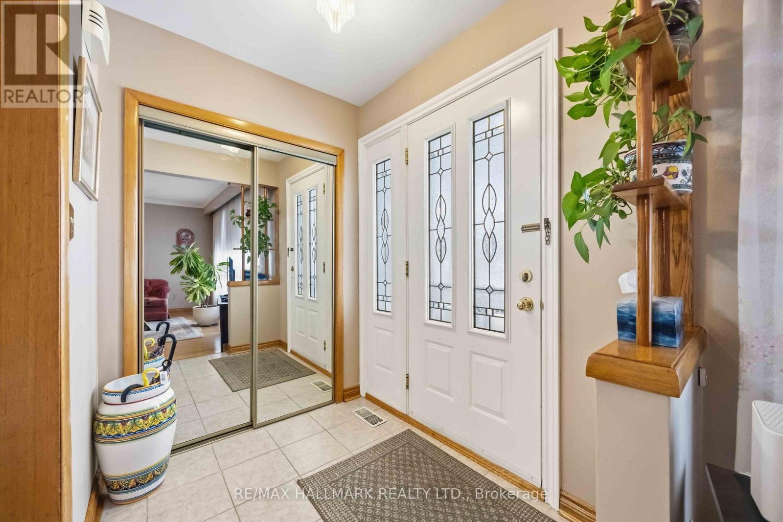 47 Paulvale Crescent, Toronto (York University Heights), Ontario  M3J 1K4 - Photo 3 - W12815240