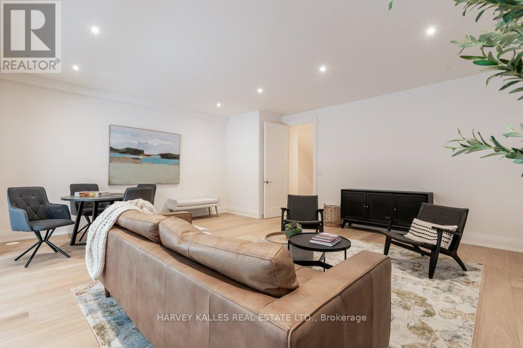 36 Evergreen Gardens, Toronto (Leaside), Ontario  M4G 1C5 - Photo 10 - C12875206