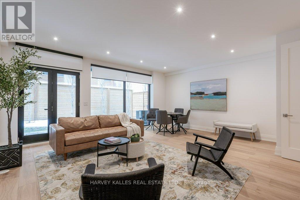 36 Evergreen Gardens, Toronto (Leaside), Ontario  M4G 1C5 - Photo 11 - C12875206