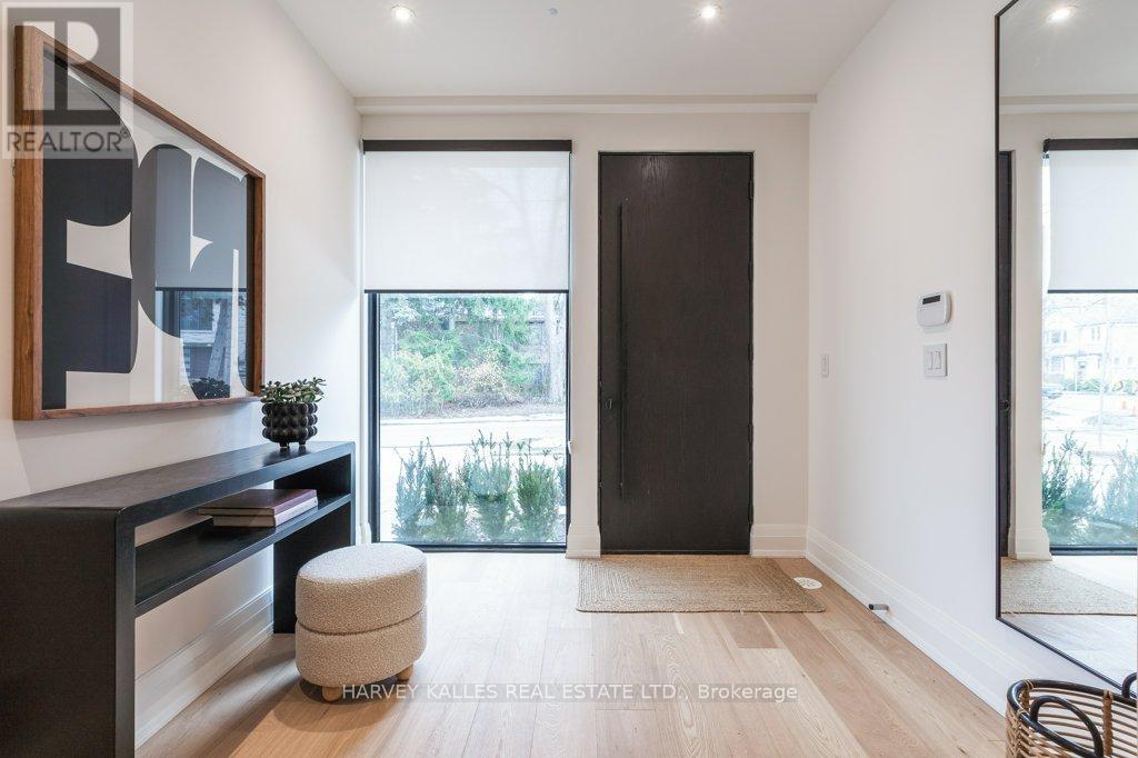 36 Evergreen Gardens, Toronto (Leaside), Ontario  M4G 1C5 - Photo 3 - C12875206