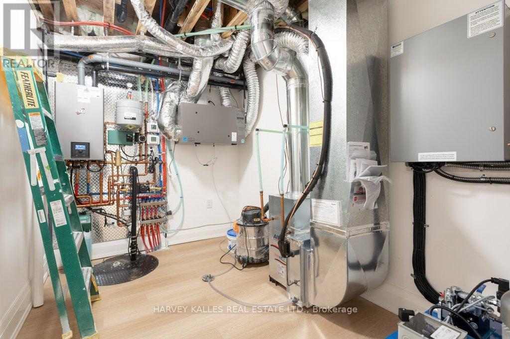 36 Evergreen Gardens, Toronto (Leaside), Ontario  M4G 1C5 - Photo 50 - C12875206