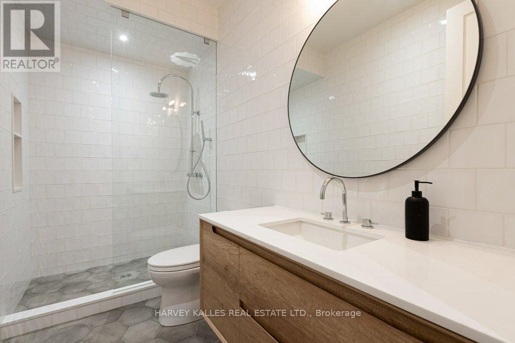 36 Evergreen Gardens, Toronto (Leaside), Ontario  M4G 1C5 - Photo 7 - C12875206