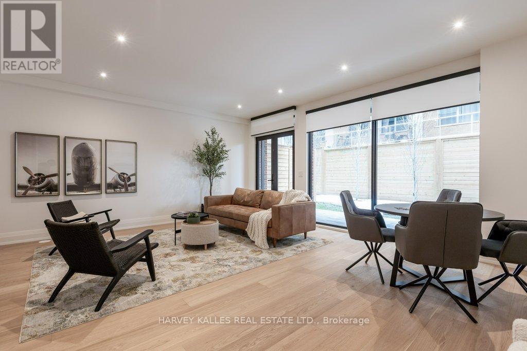 36 Evergreen Gardens, Toronto (Leaside), Ontario  M4G 1C5 - Photo 9 - C12875206