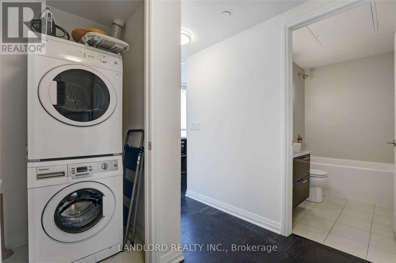 3002 - 8 Mercer Street, Toronto, Ontario  M5V 0C4 - Photo 12 - C12875222