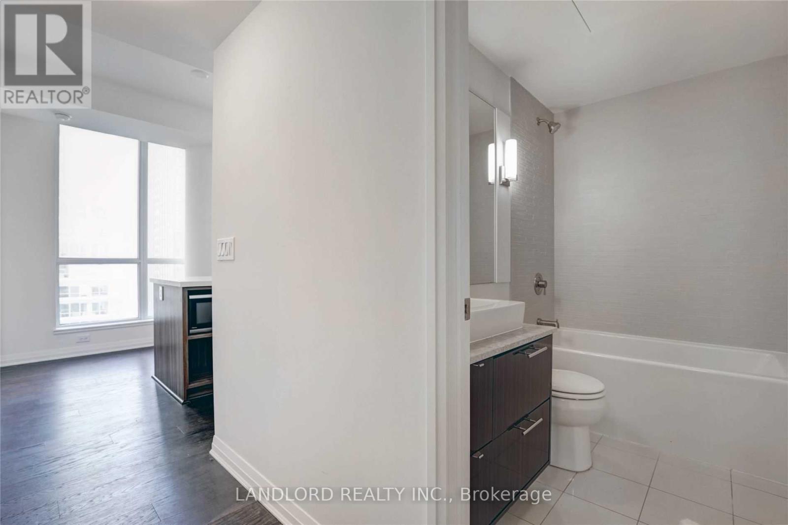 3002 - 8 Mercer Street, Toronto, Ontario  M5V 0C4 - Photo 13 - C12875222