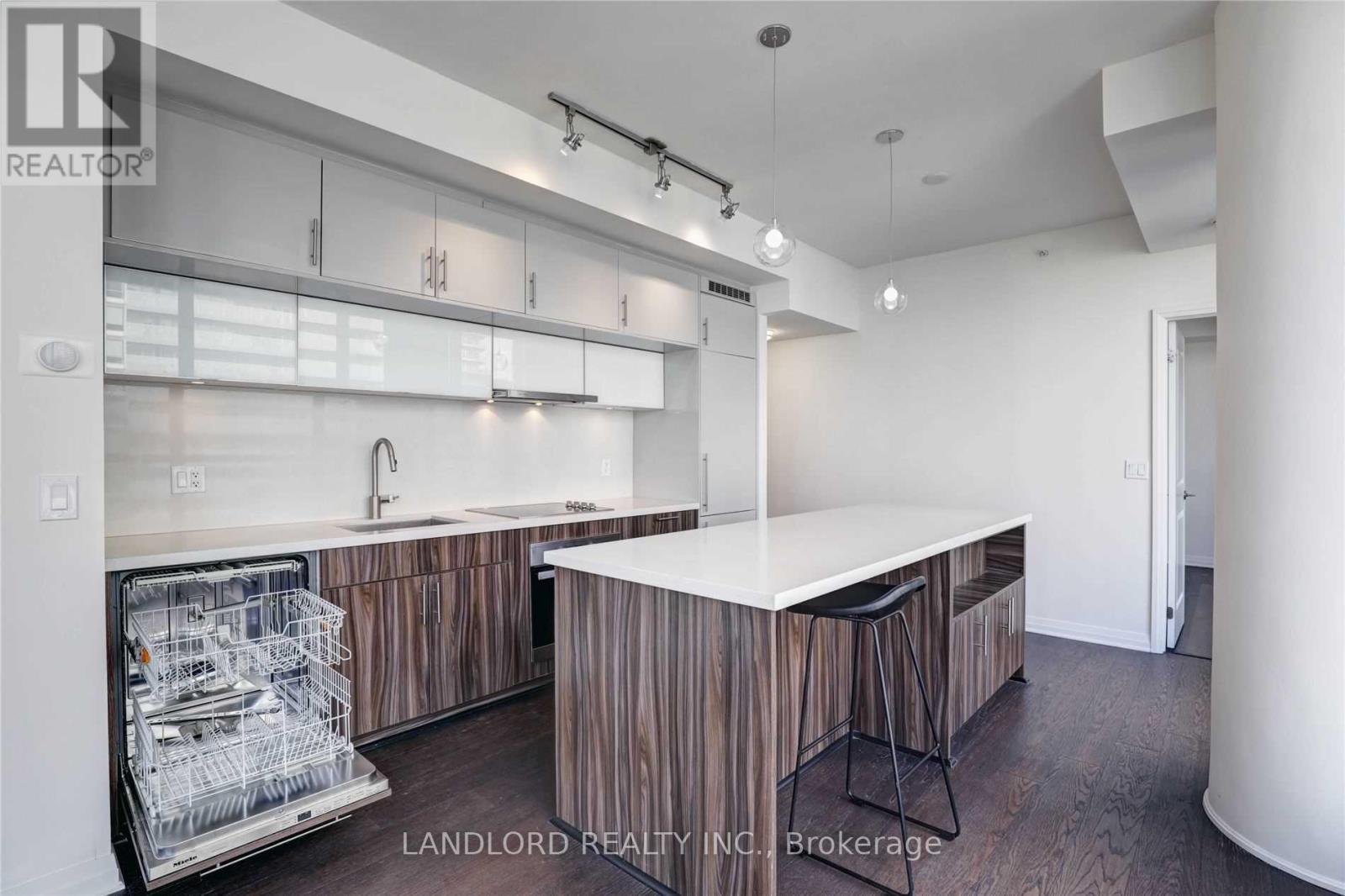 3002 - 8 Mercer Street, Toronto, Ontario  M5V 0C4 - Photo 2 - C12875222