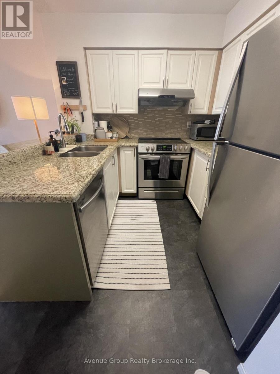 3005 - 750 Bay Street, Toronto (Bay Street Corridor), Ontario  M5G 1N6 - Photo 11 - C12875224