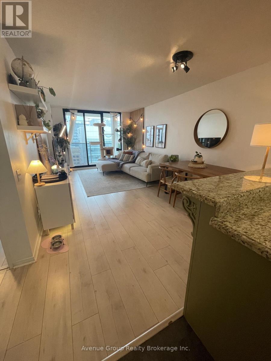 3005 - 750 Bay Street, Toronto (Bay Street Corridor), Ontario  M5G 1N6 - Photo 5 - C12875224