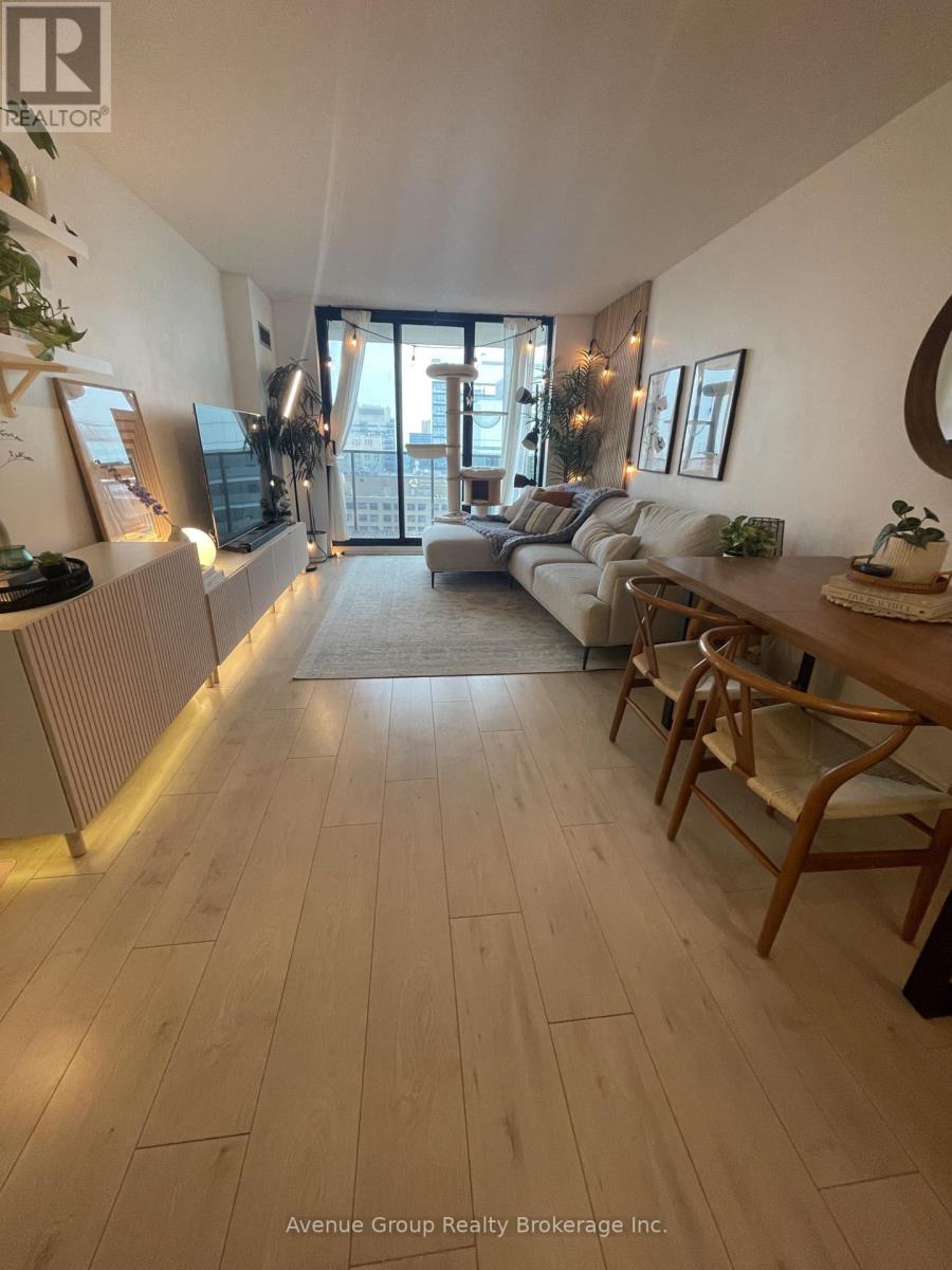 3005 - 750 Bay Street, Toronto (Bay Street Corridor), Ontario  M5G 1N6 - Photo 6 - C12875224