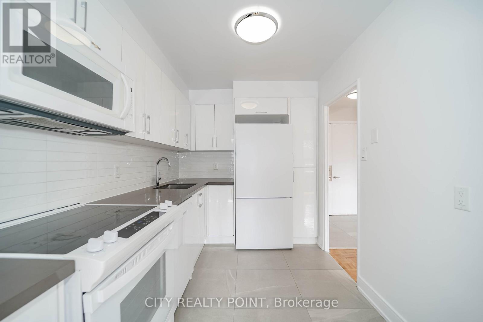 407 - 10 Shallmar Boulevard, Toronto (Forest Hill North), Ontario  M5N 1J4 - Photo 2 - C12875258