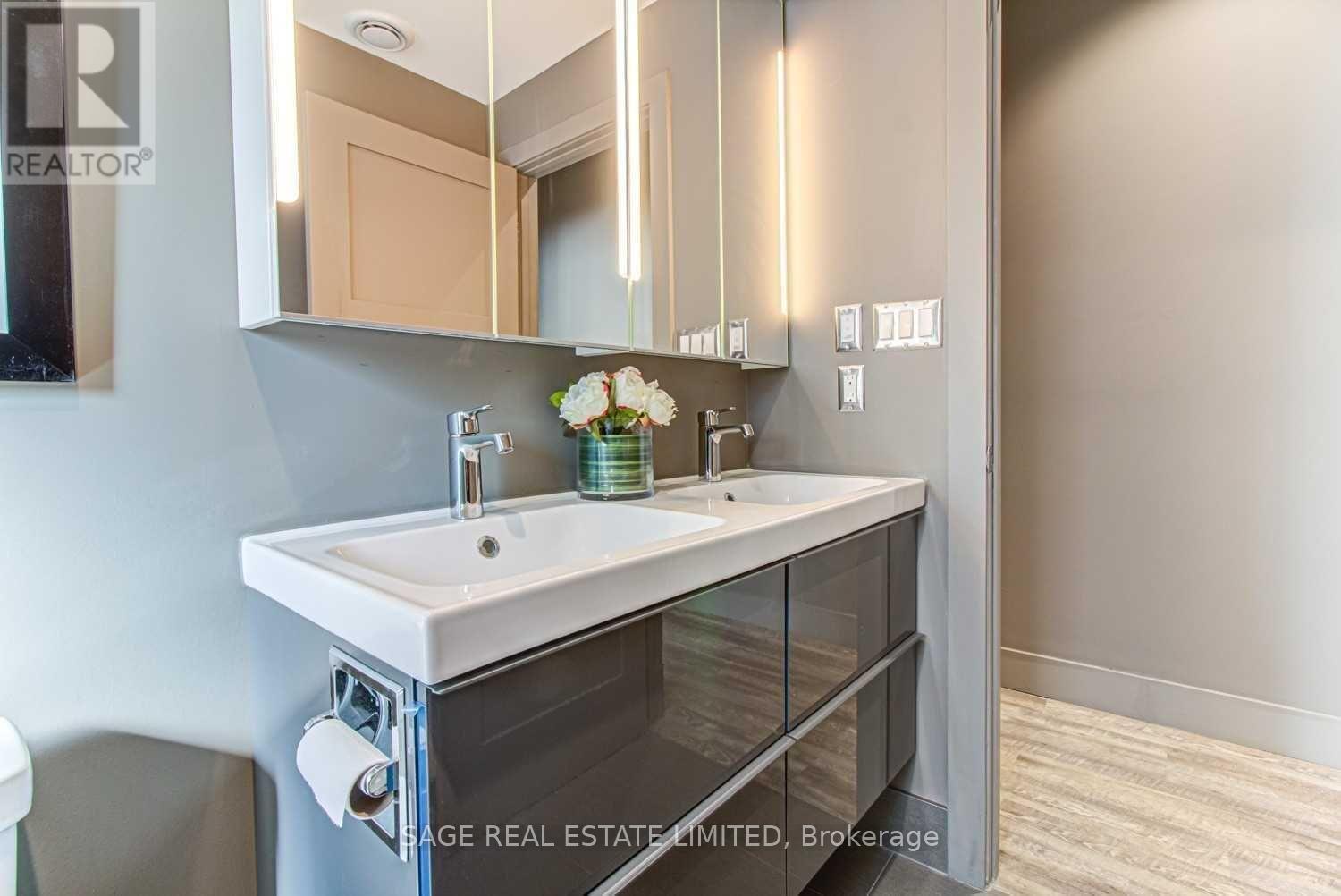 Main - 671 Dufferin Street, Toronto (Little Portugal), Ontario  M6K 2B2 - Photo 12 - C12875328