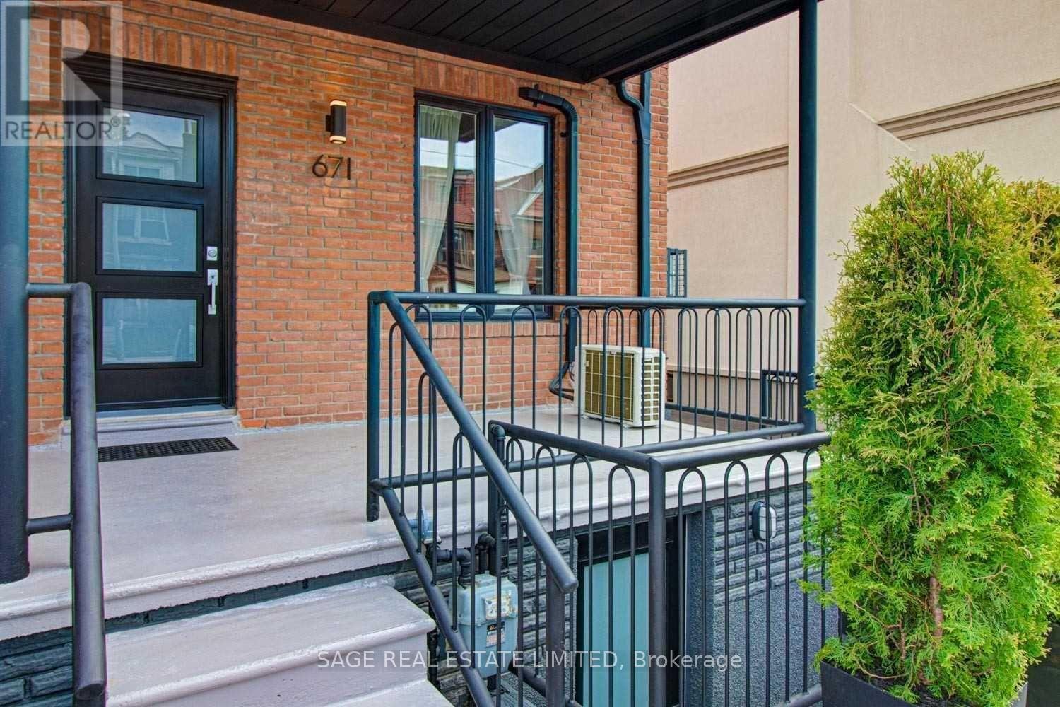 Main - 671 Dufferin Street, Toronto (Little Portugal), Ontario  M6K 2B2 - Photo 3 - C12875328