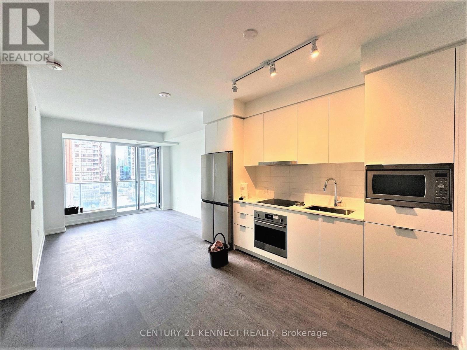 512 - 8 Olympic Garden Drive, Toronto (Newtonbrook East), Ontario  M2M 0B9 - Photo 2 - C12875386