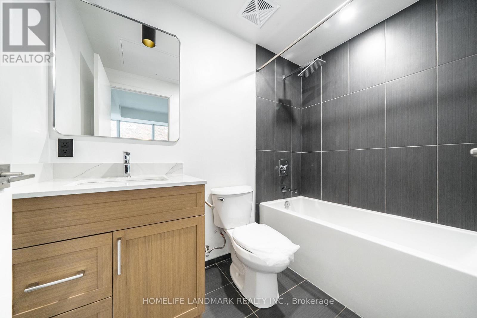 1611 - 70 Temperance Street, Toronto, Ontario  M5H 4E8 - Photo 11 - C12875426