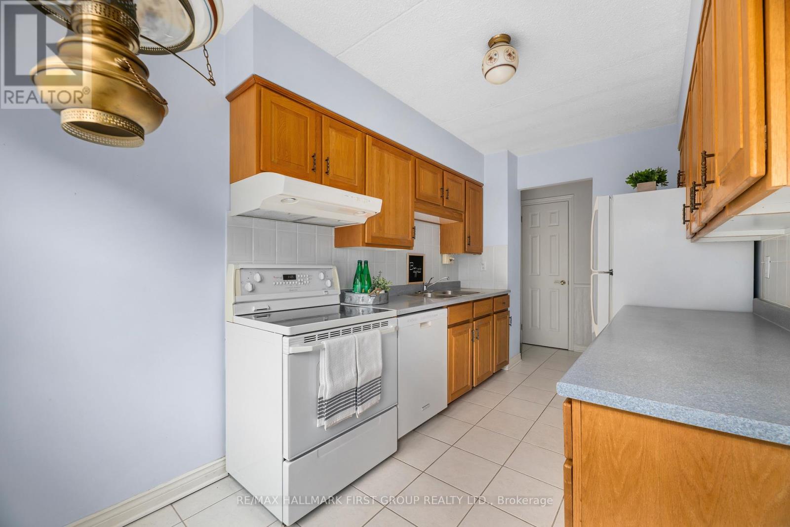 102 - 580 Mary Street E, Whitby, Ontario L1N 2R3 - Photo 10 - E12875416