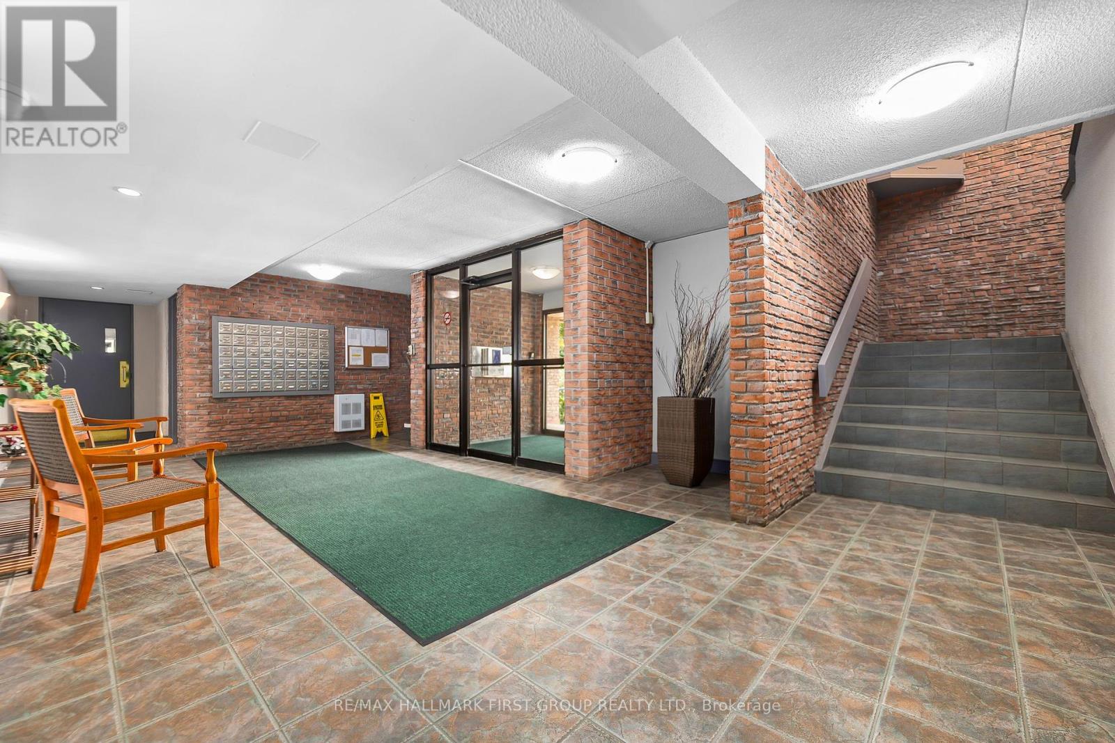 102 - 580 Mary Street E, Whitby, Ontario L1N 2R3 - Photo 2 - E12875416