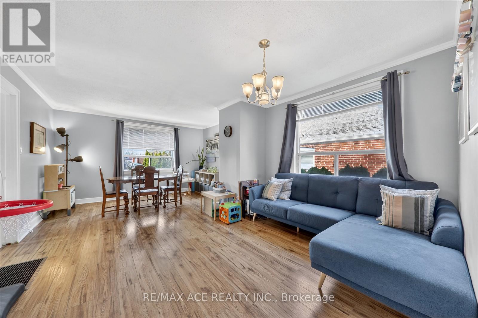 36 Bertha Avenue, Toronto, Ontario  M1L 3L9 - Photo 12 - E12875432