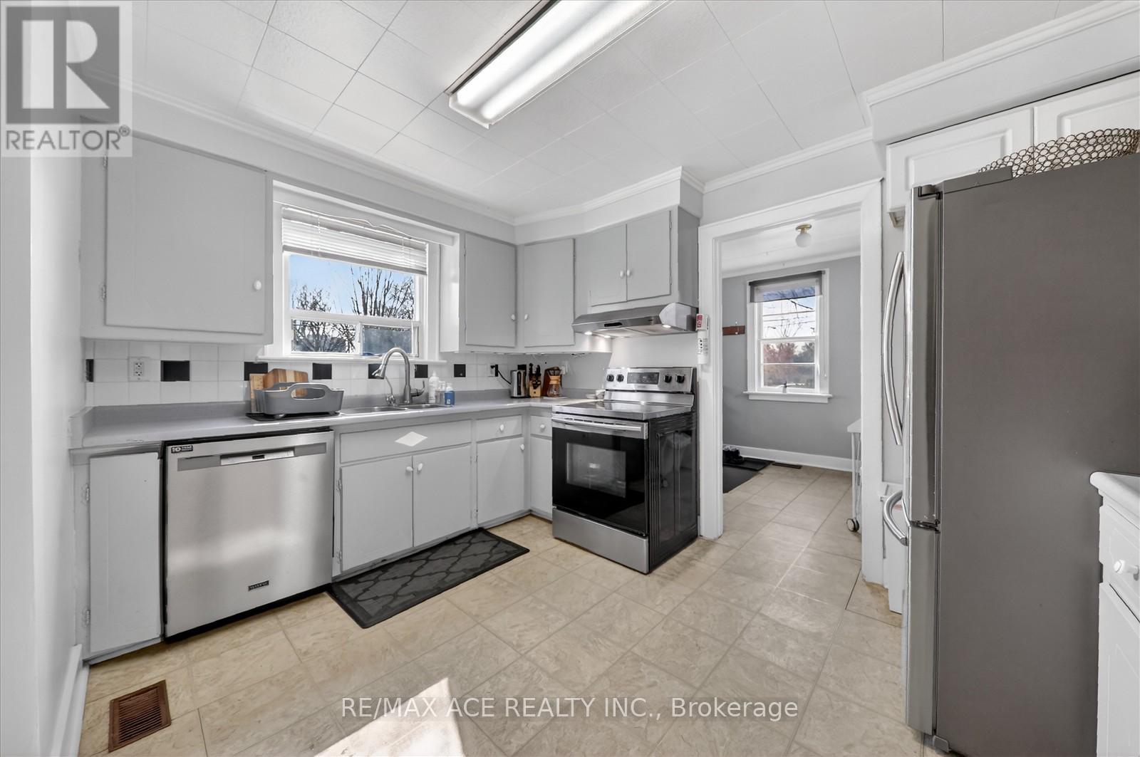 36 Bertha Avenue, Toronto, Ontario  M1L 3L9 - Photo 16 - E12875432