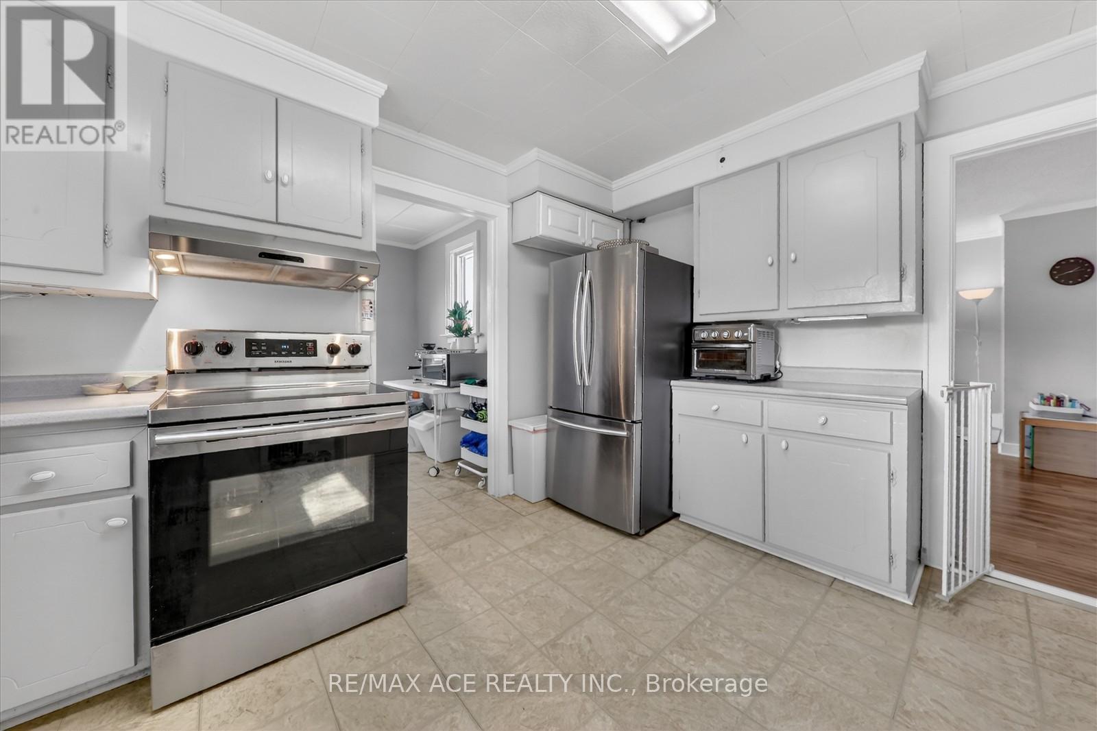 36 Bertha Avenue, Toronto, Ontario  M1L 3L9 - Photo 17 - E12875432