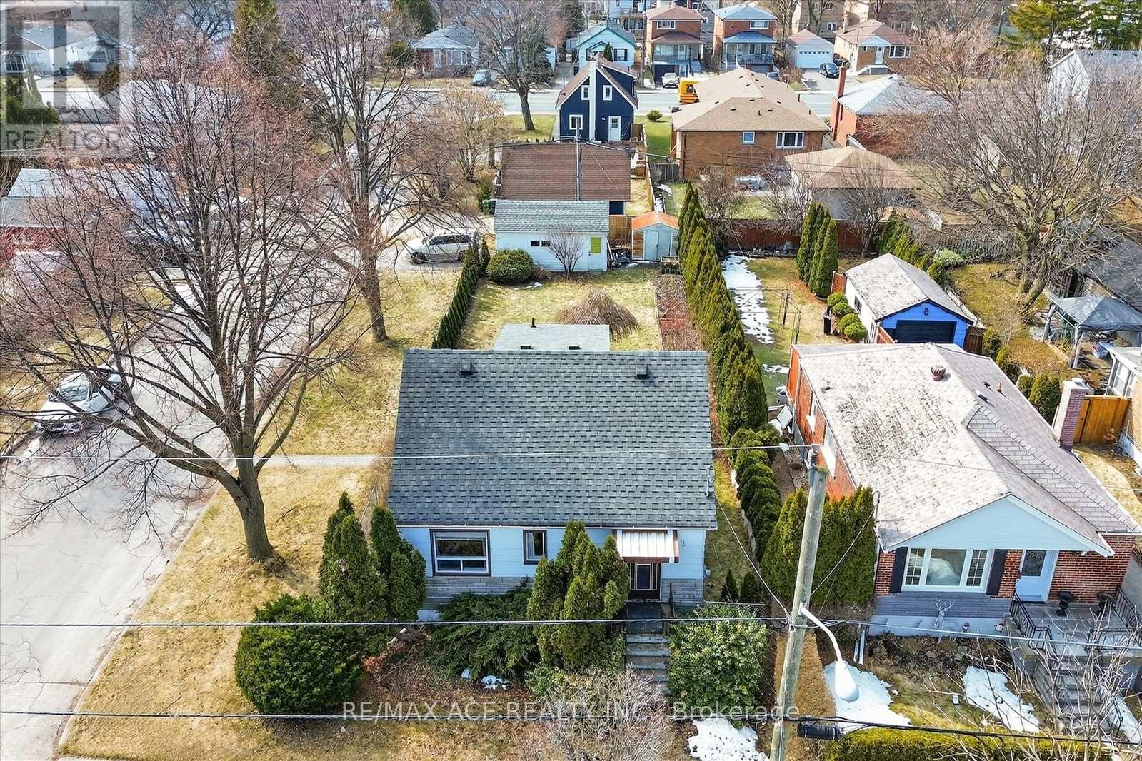 36 Bertha Avenue, Toronto, Ontario  M1L 3L9 - Photo 4 - E12875432