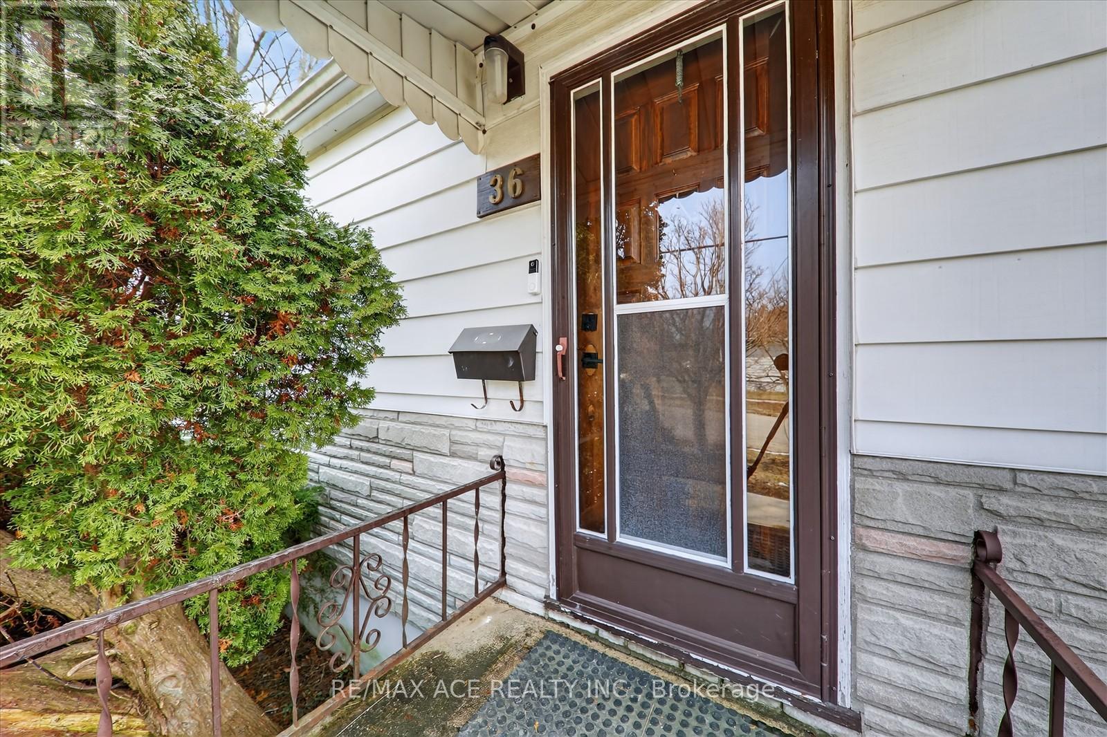 36 Bertha Avenue, Toronto, Ontario  M1L 3L9 - Photo 8 - E12875432