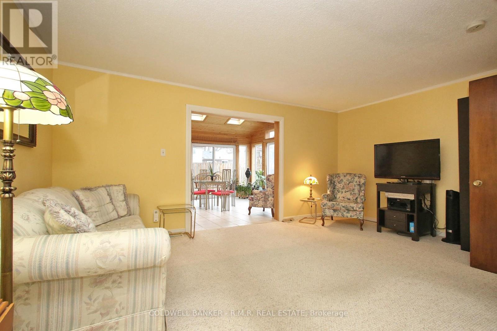 36 Loscombe Drive, Clarington, Ontario  L1C 3S9 - Photo 10 - E12875244