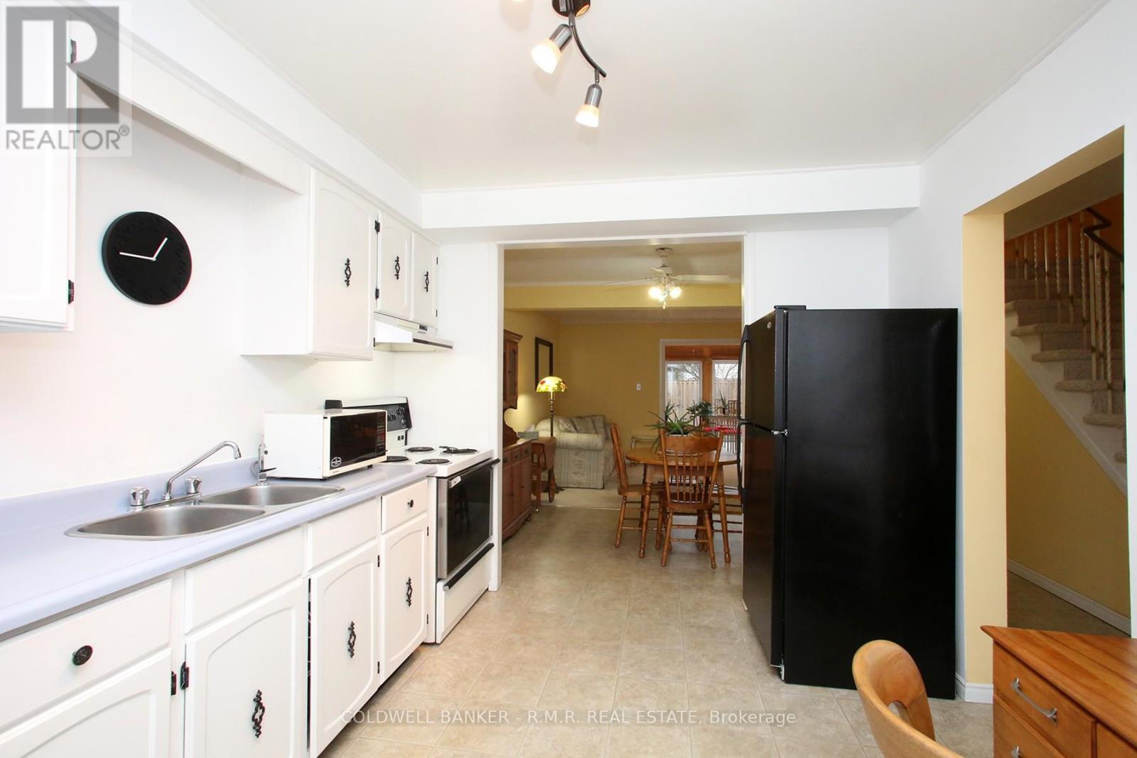 36 Loscombe Drive, Clarington, Ontario  L1C 3S9 - Photo 4 - E12875244