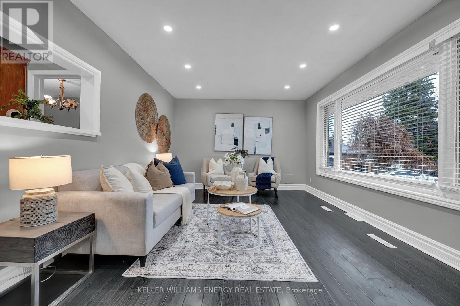 372 Garden Court, Oshawa, Ontario  L1J 3E4 - Photo 6 - E12875636