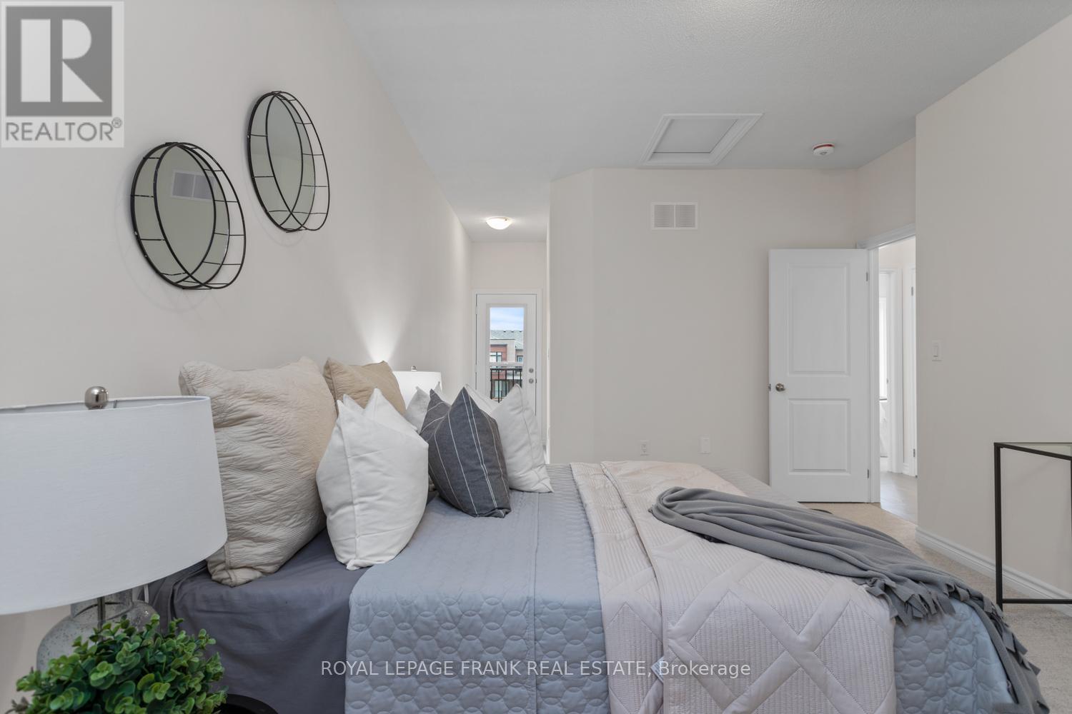 26 Gunton Street, Aurora, Ontario  L4G 4A9 - Photo 11 - N12875246