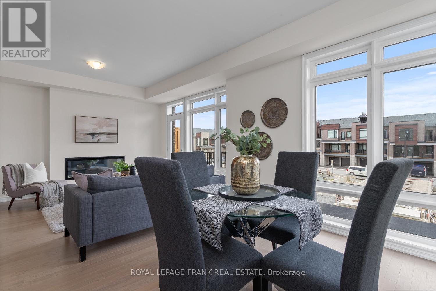 26 Gunton Street, Aurora, Ontario  L4G 4A9 - Photo 5 - N12875246