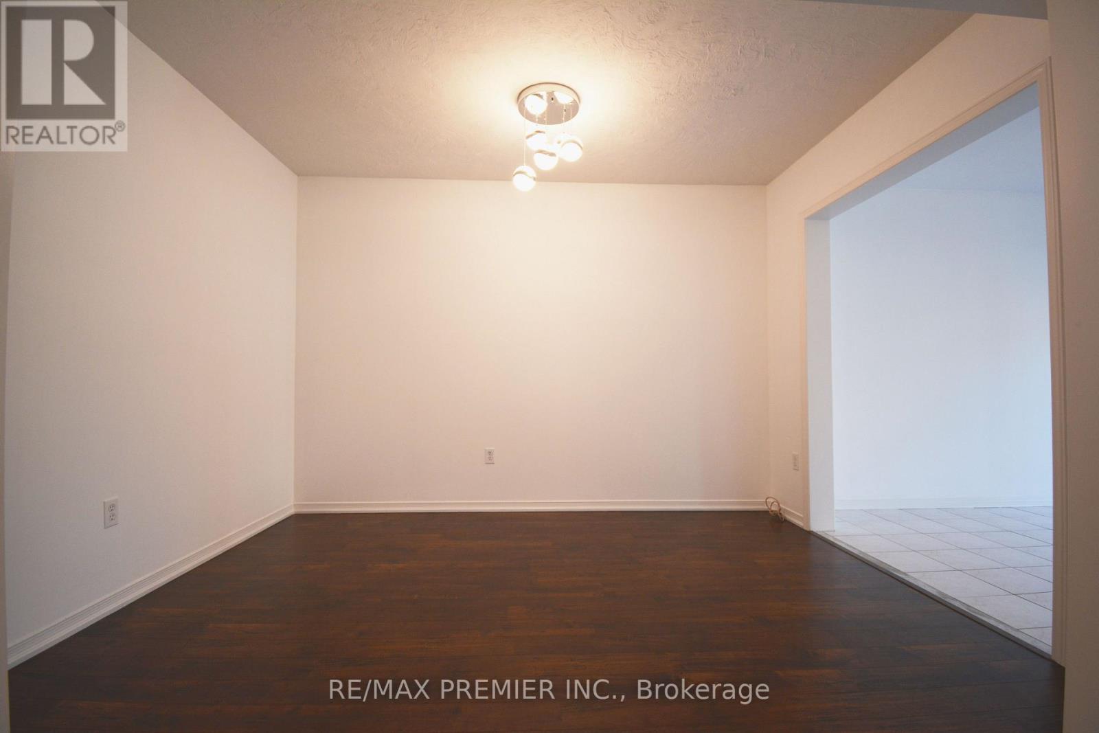 126 Pinedale Gate, Vaughan (East Woodbridge), Ontario  L4L 8X3 - Photo 13 - N12875240