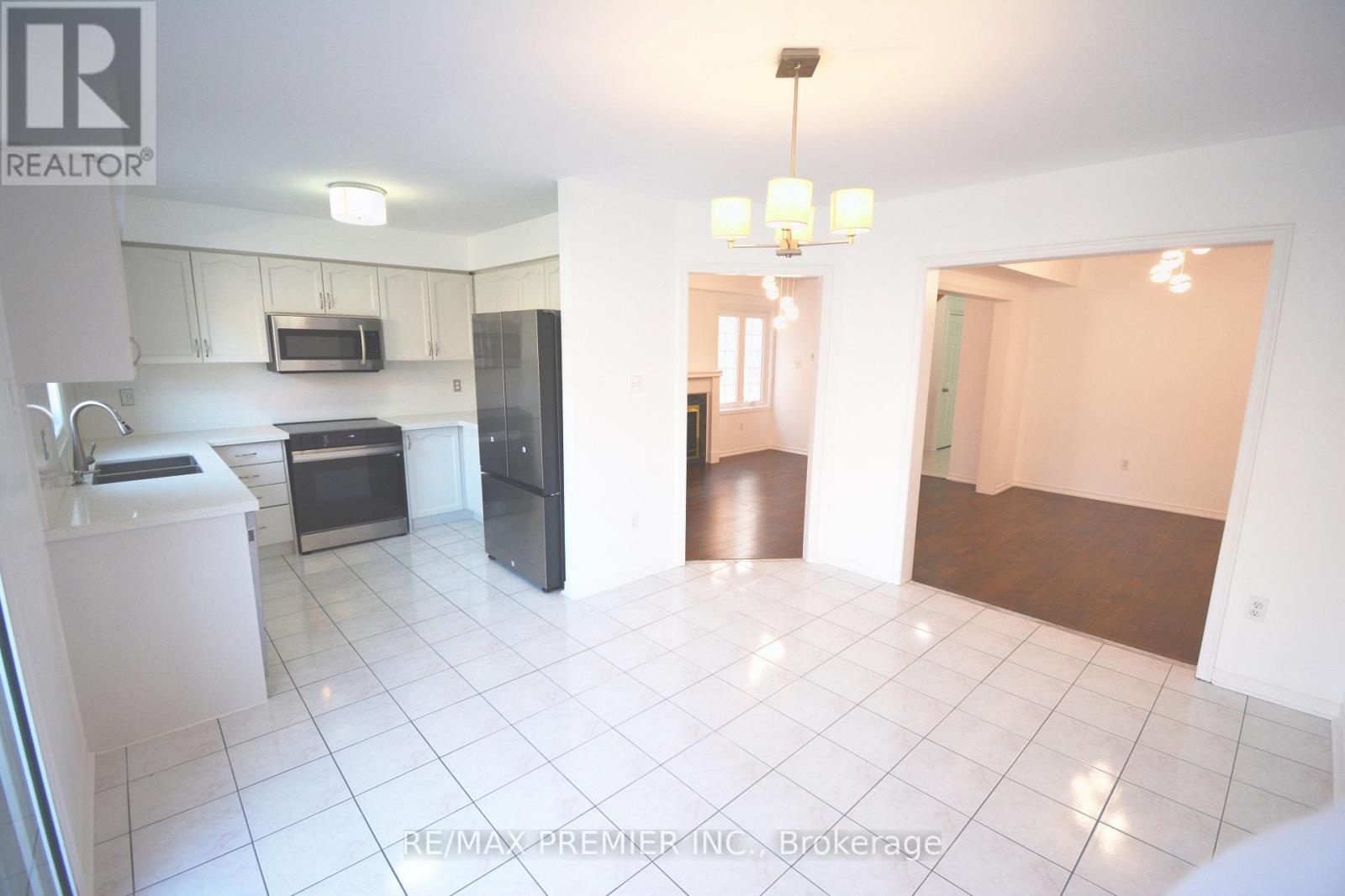 126 Pinedale Gate, Vaughan (East Woodbridge), Ontario  L4L 8X3 - Photo 17 - N12875240