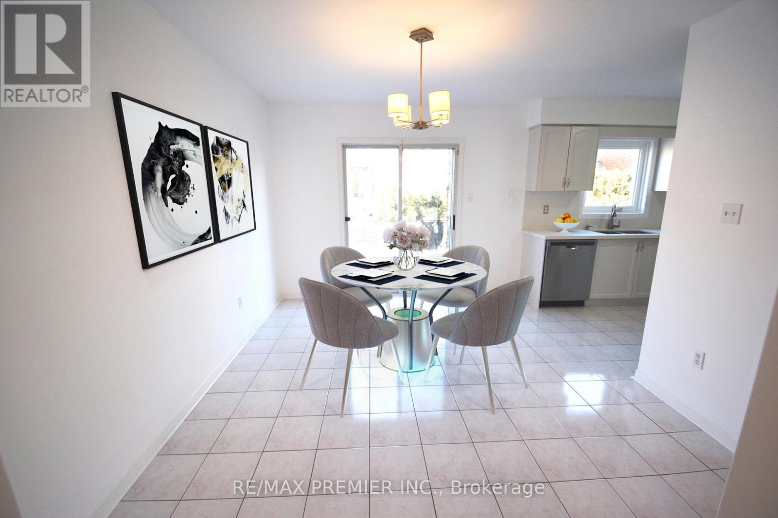 126 Pinedale Gate, Vaughan (East Woodbridge), Ontario  L4L 8X3 - Photo 18 - N12875240