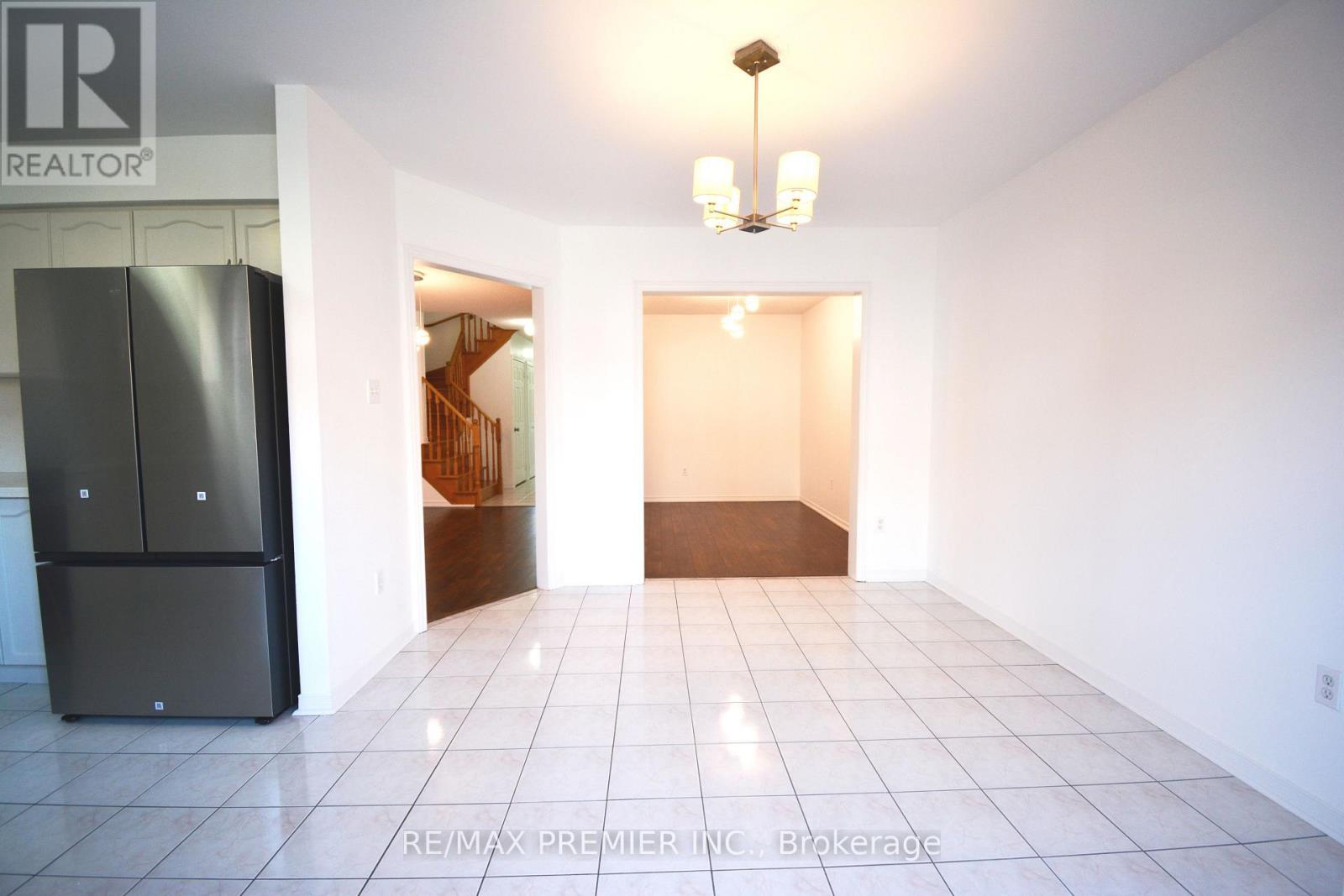 126 Pinedale Gate, Vaughan (East Woodbridge), Ontario  L4L 8X3 - Photo 23 - N12875240