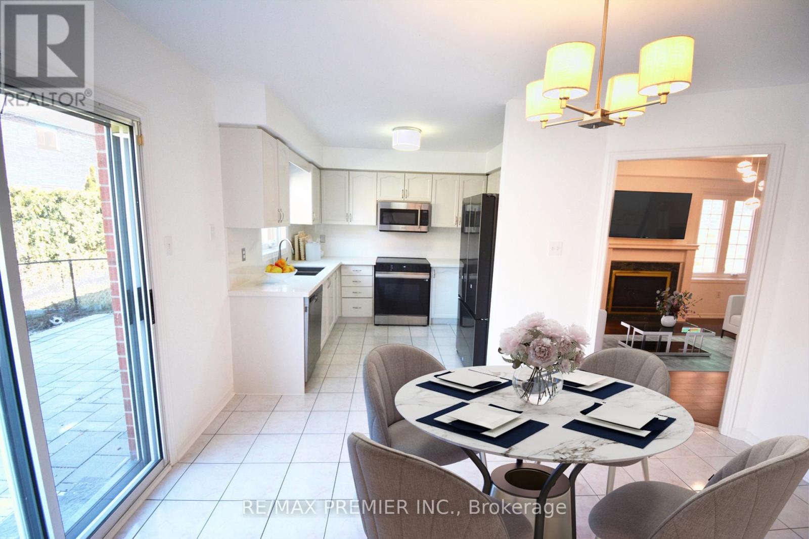 126 Pinedale Gate, Vaughan (East Woodbridge), Ontario  L4L 8X3 - Photo 24 - N12875240