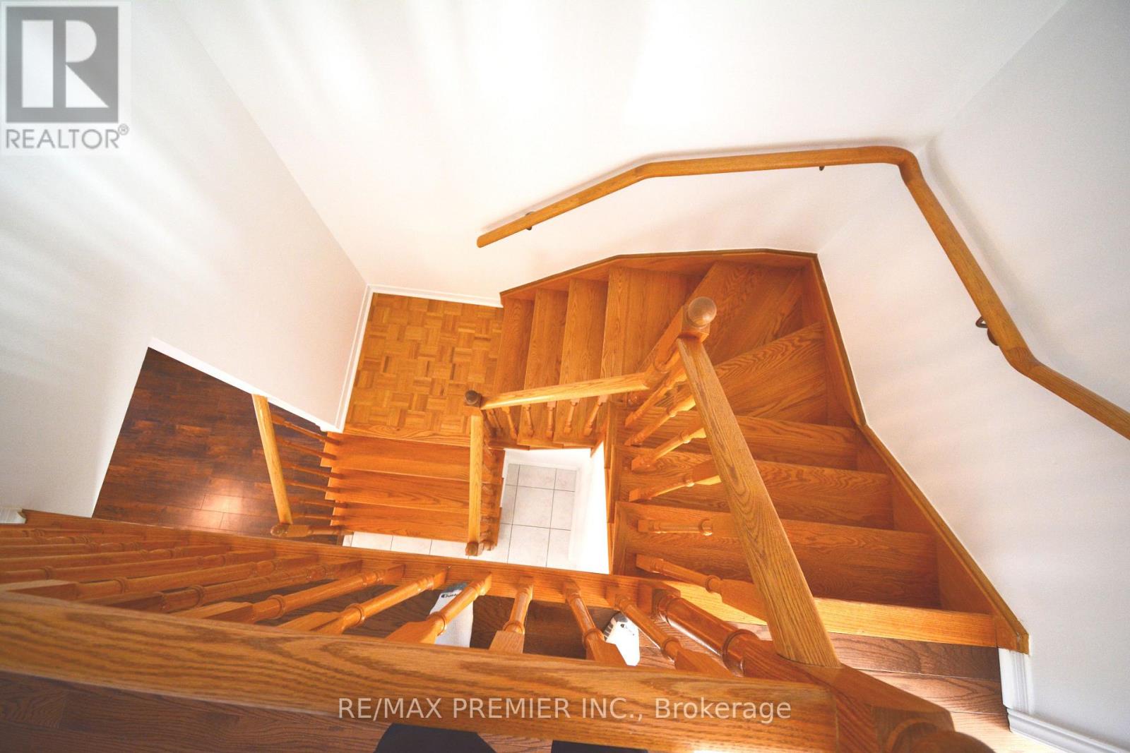 126 Pinedale Gate, Vaughan (East Woodbridge), Ontario  L4L 8X3 - Photo 26 - N12875240