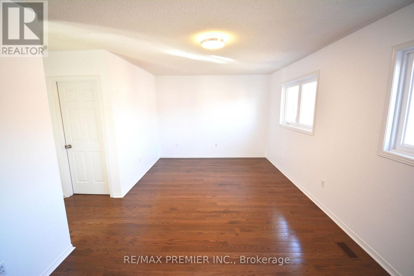 126 Pinedale Gate, Vaughan (East Woodbridge), Ontario  L4L 8X3 - Photo 28 - N12875240