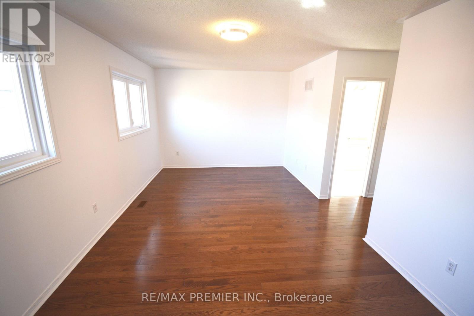 126 Pinedale Gate, Vaughan (East Woodbridge), Ontario  L4L 8X3 - Photo 30 - N12875240