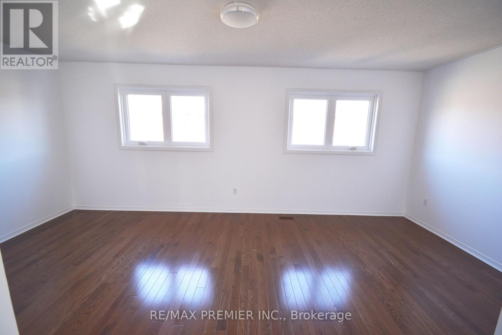 126 Pinedale Gate, Vaughan (East Woodbridge), Ontario  L4L 8X3 - Photo 32 - N12875240