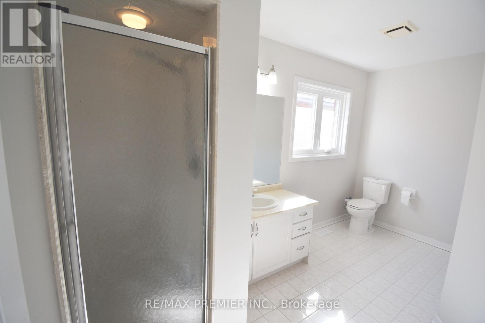 126 Pinedale Gate, Vaughan (East Woodbridge), Ontario  L4L 8X3 - Photo 33 - N12875240